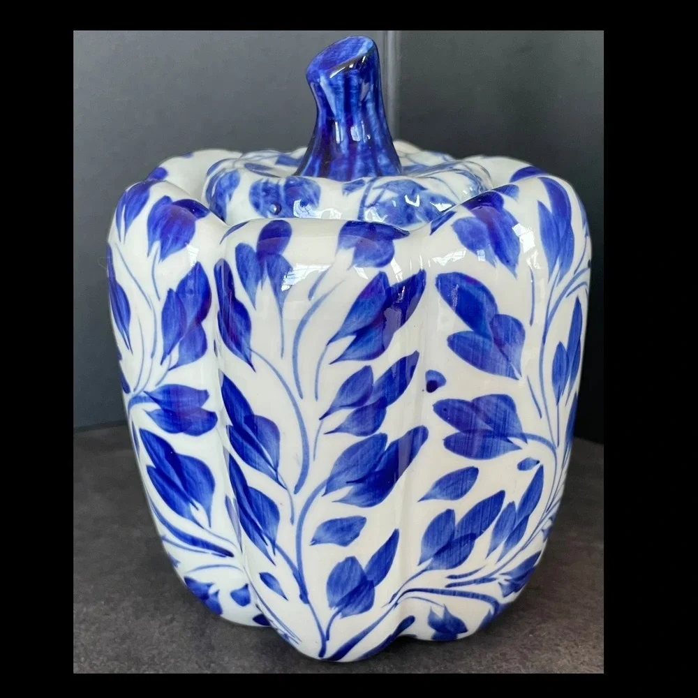 Handcrafted Blue and White Ceramic‎ Bell Pepper Lidded Canister Thailand Floral